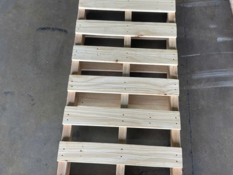 Pallet Gỗ Thông 3 Đố 4 Hướng Xe Nâng ( 600 x 1800 x 120mm )