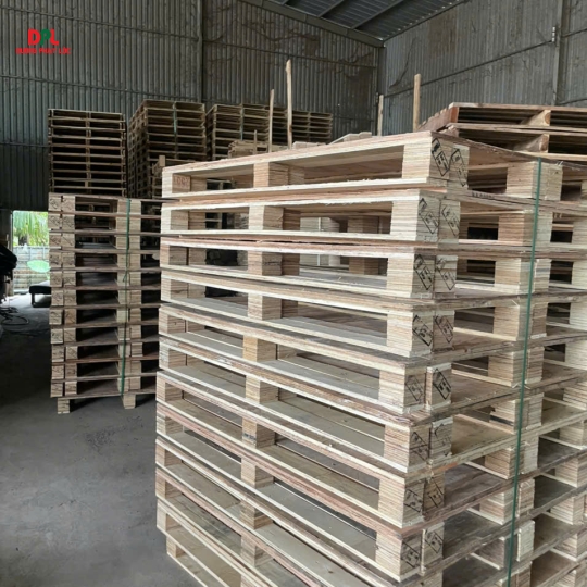 Pallet Ván Ép 4 Hướng Xe Nâng ( 1200 x 1200 x 120mm ) 